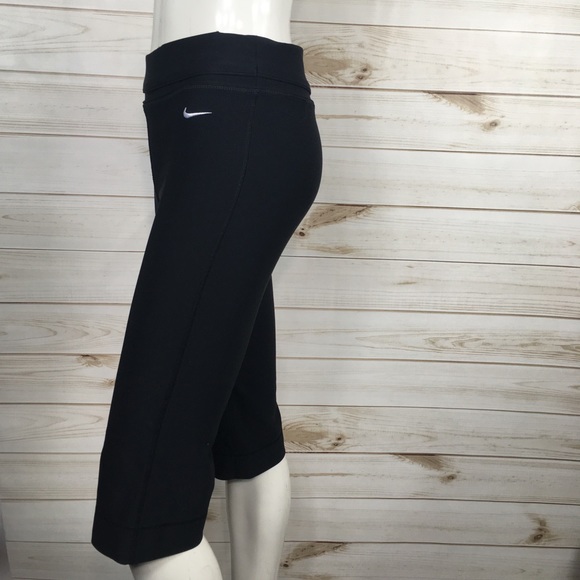 Nike Dri Fit Black Crops - Picture 7 of 8